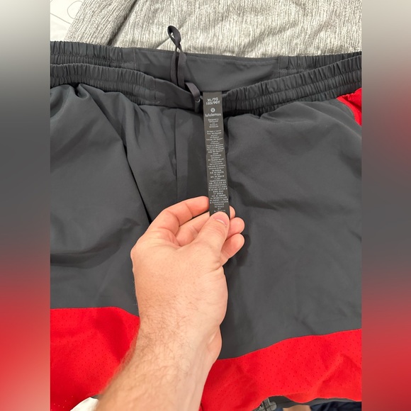 XL Lulu 7” training shorts. - Picture 1 of 2